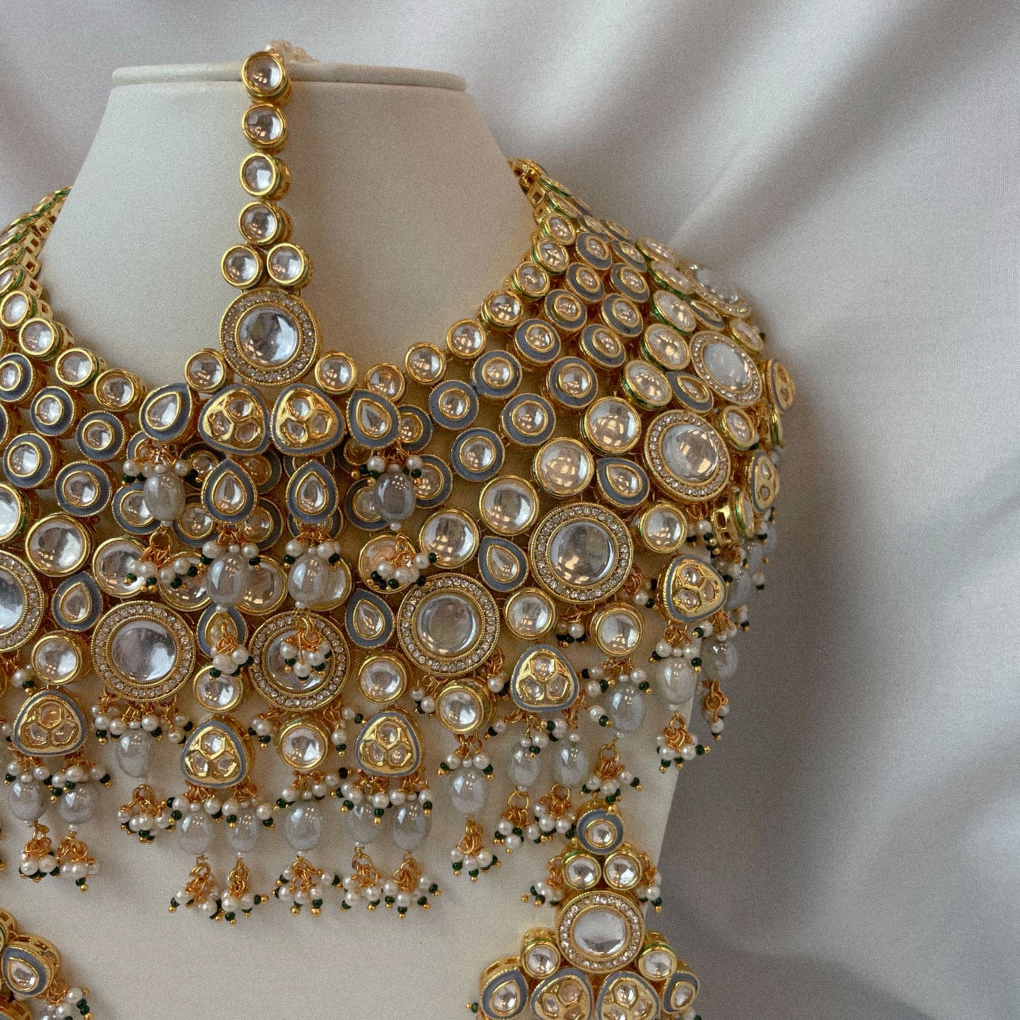 Grey Kundan